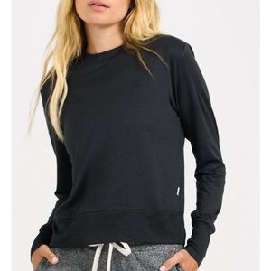 Vuori long sleeve shirt